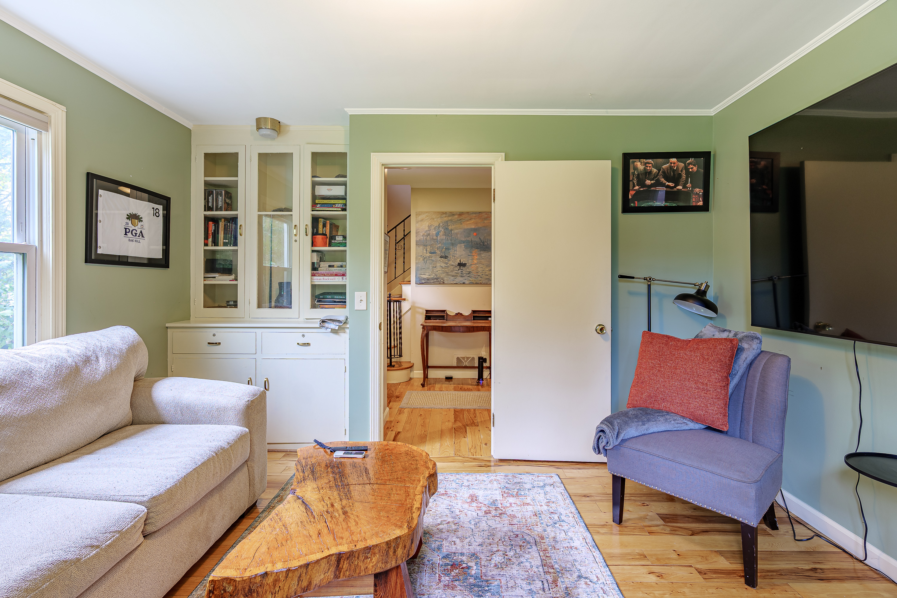 Additional residence and barn photograph 13