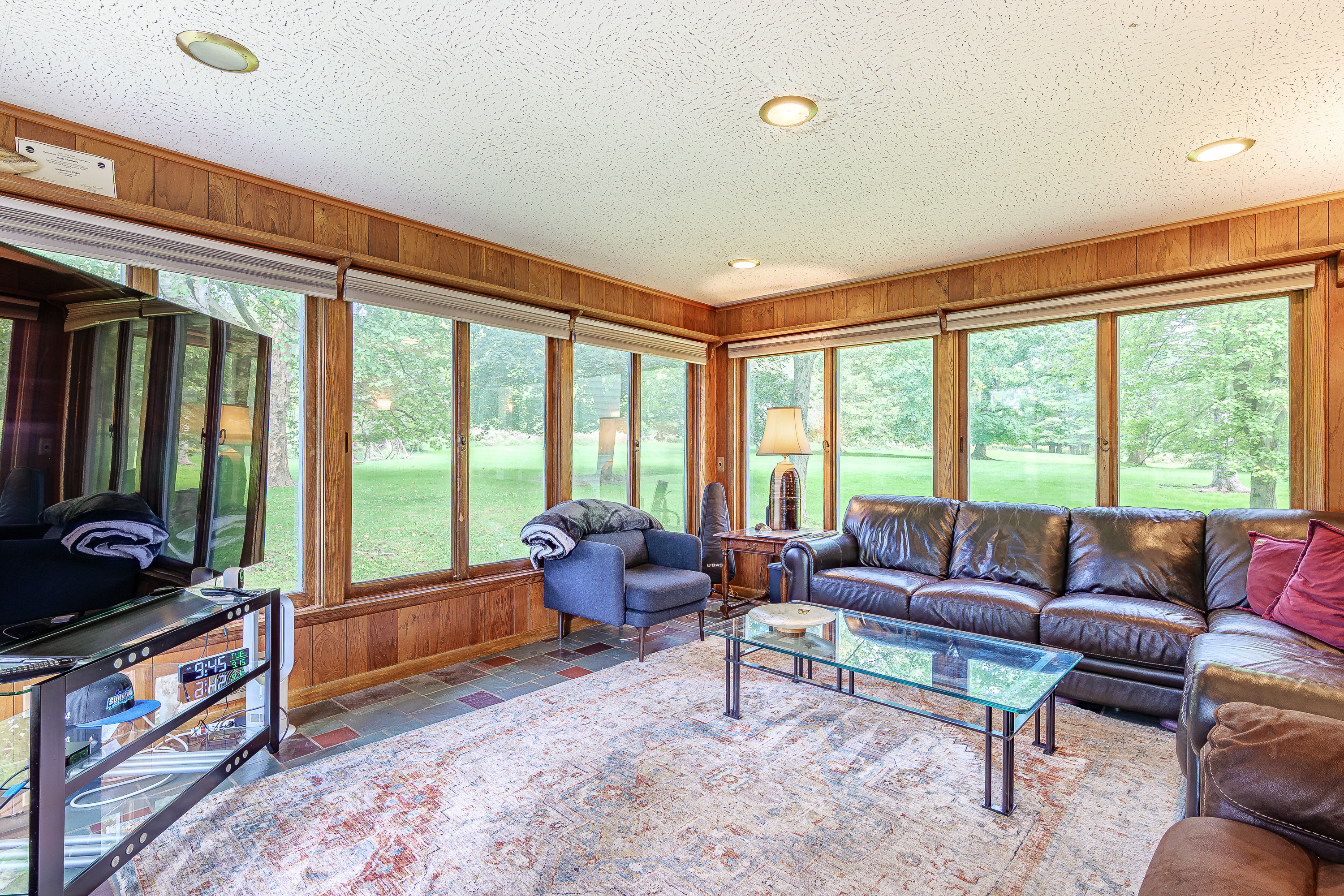 Additional residence and barn photograph 23