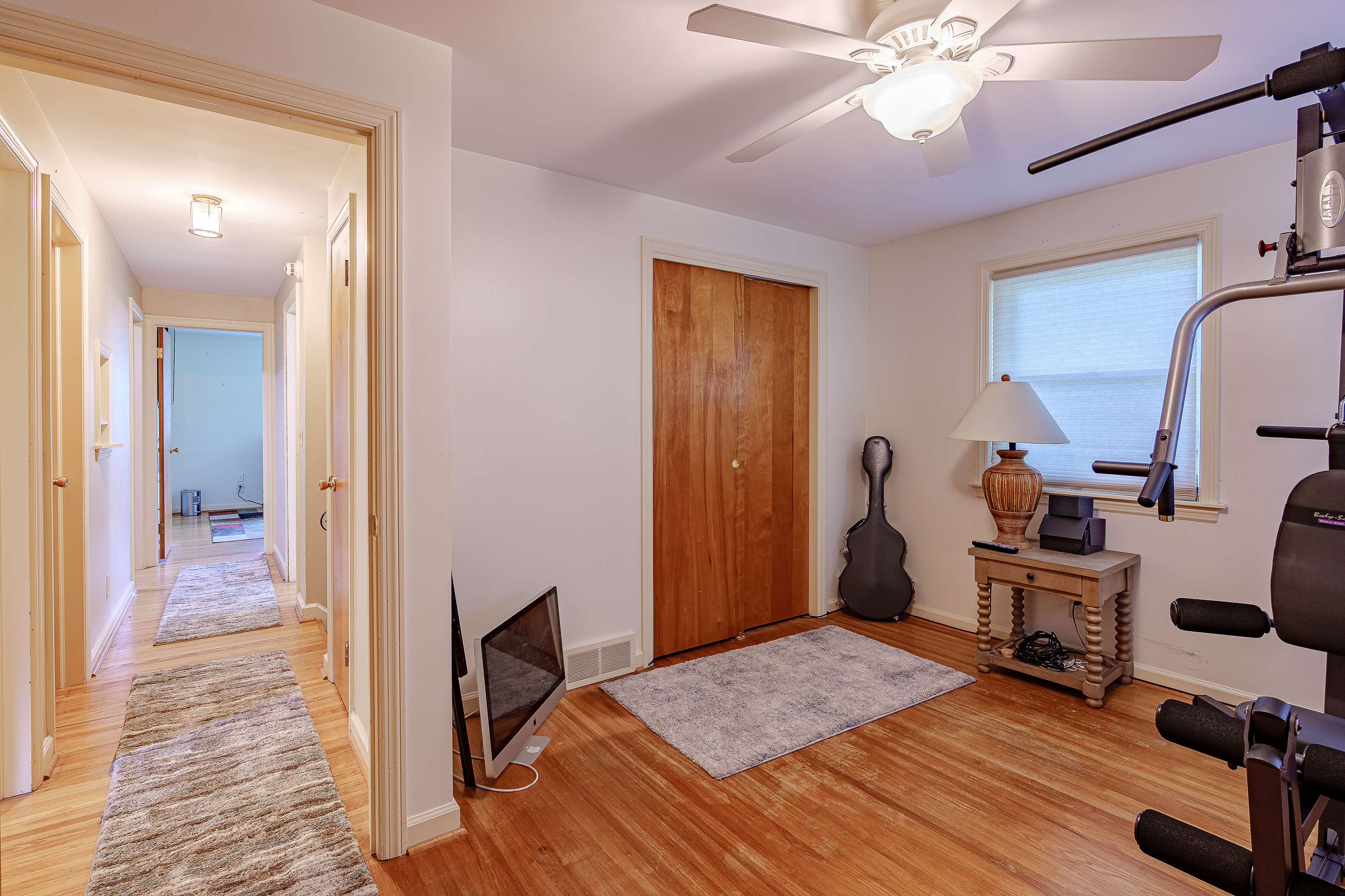 Additional residence and barn photograph 36
