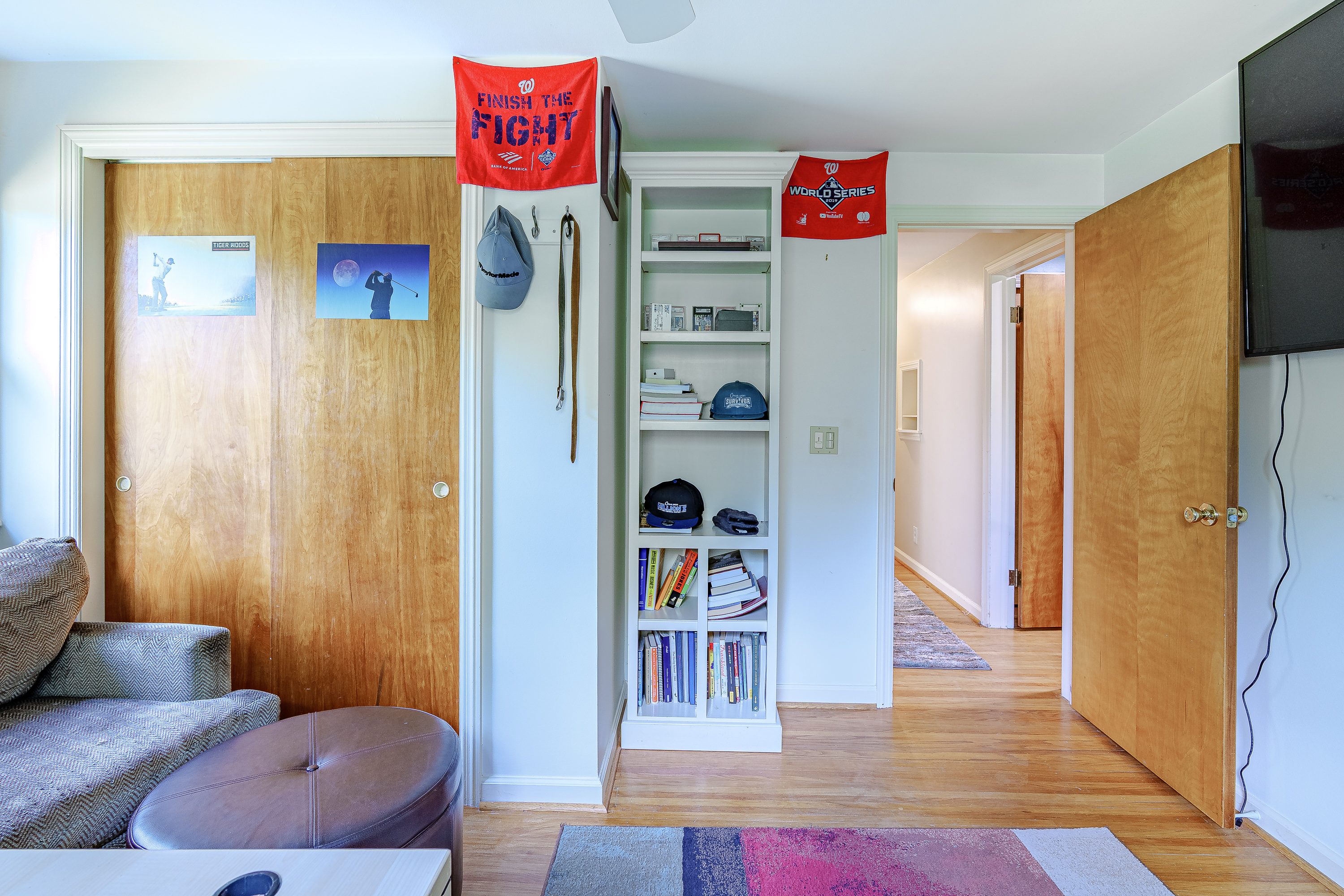 Additional residence and barn photograph 38